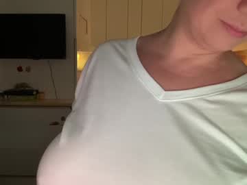 cam girl porn kiradivine image #4357423