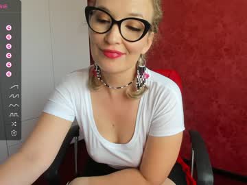 cam girl porn emilymilf__ image #5257038