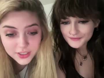 cam couple porn snowxbunny1228 image #5879001