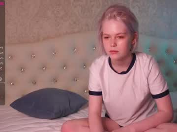 Cam for white_blond