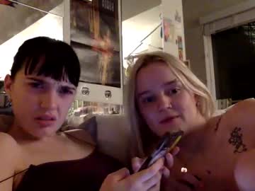 cam couple porn chloekissesss image #933464