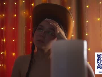cam girl porn helenmoors image #4787711