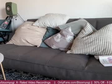 cam girl porn bloomyogi image #4822964