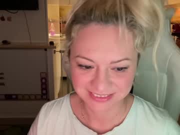 cam girl porn kiradivine image #3821228